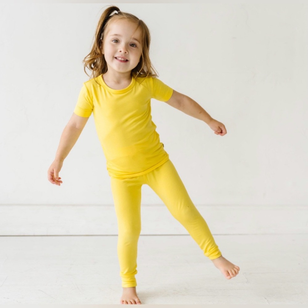 NIB Sunny Yellow 2pc Set